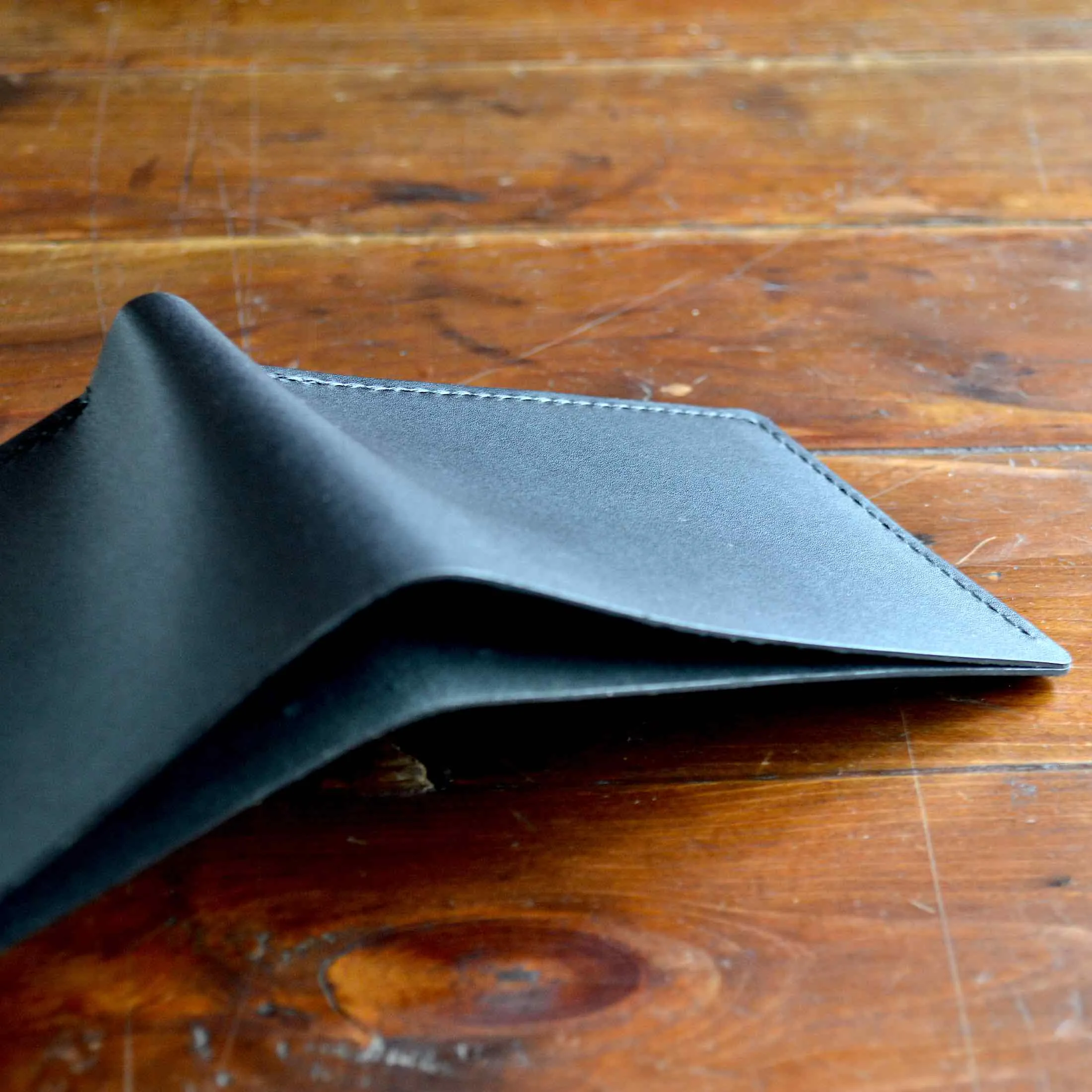 Slim Classic Wallet - Black