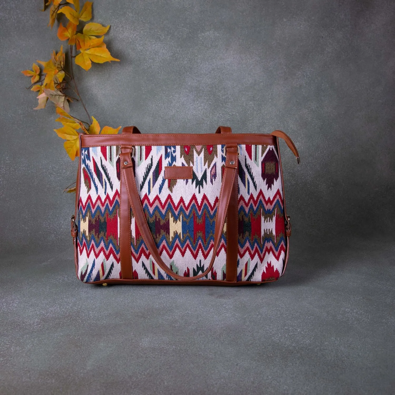 XL laptop Totes white with Red Colour Zig zag Design